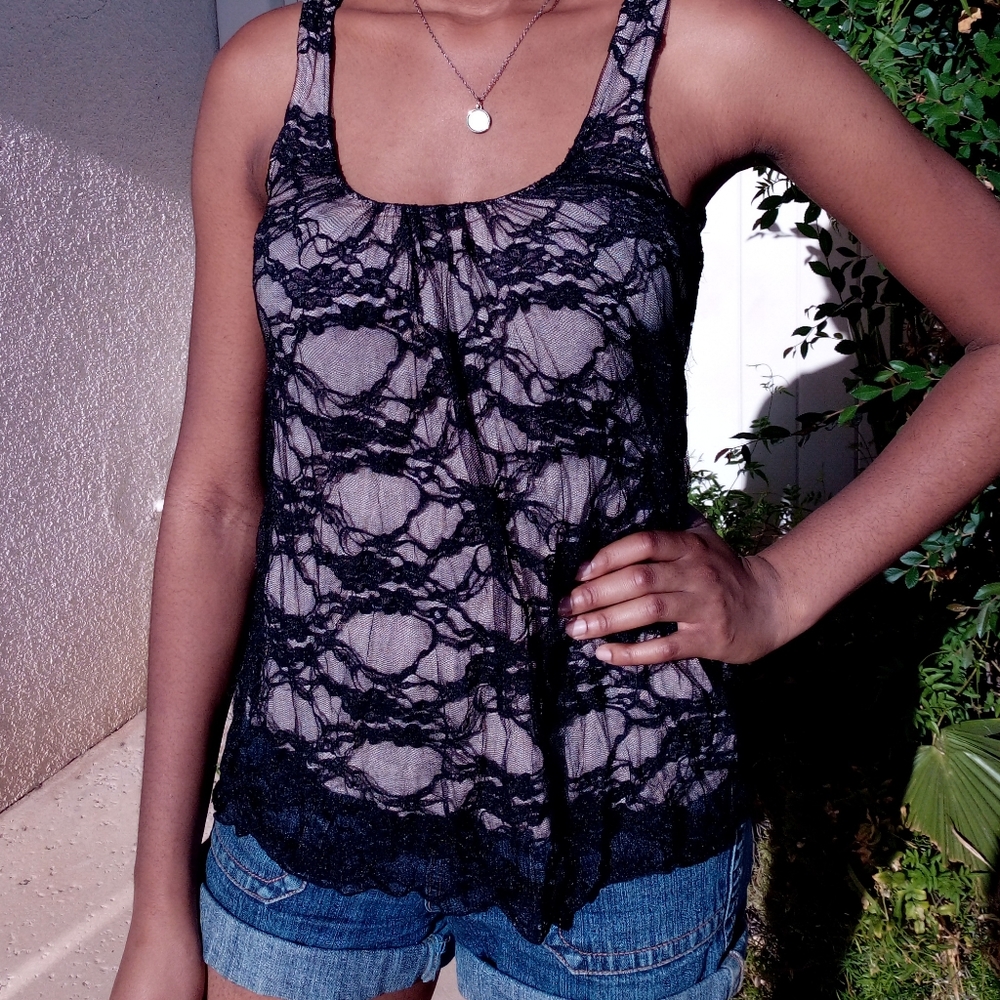 Julie's Closet black & cream lace tank top